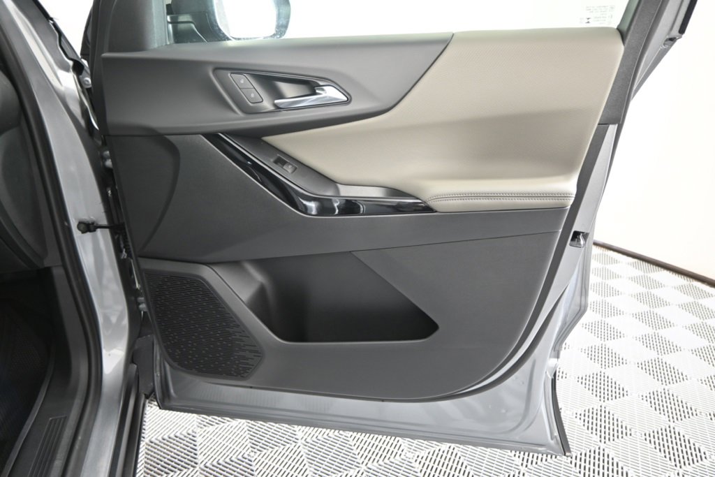 2026 Chevrolet Equinox LT photo 9