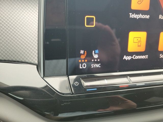 2024 Volkswagen Atlas Peak Edition SE Technology photo 8