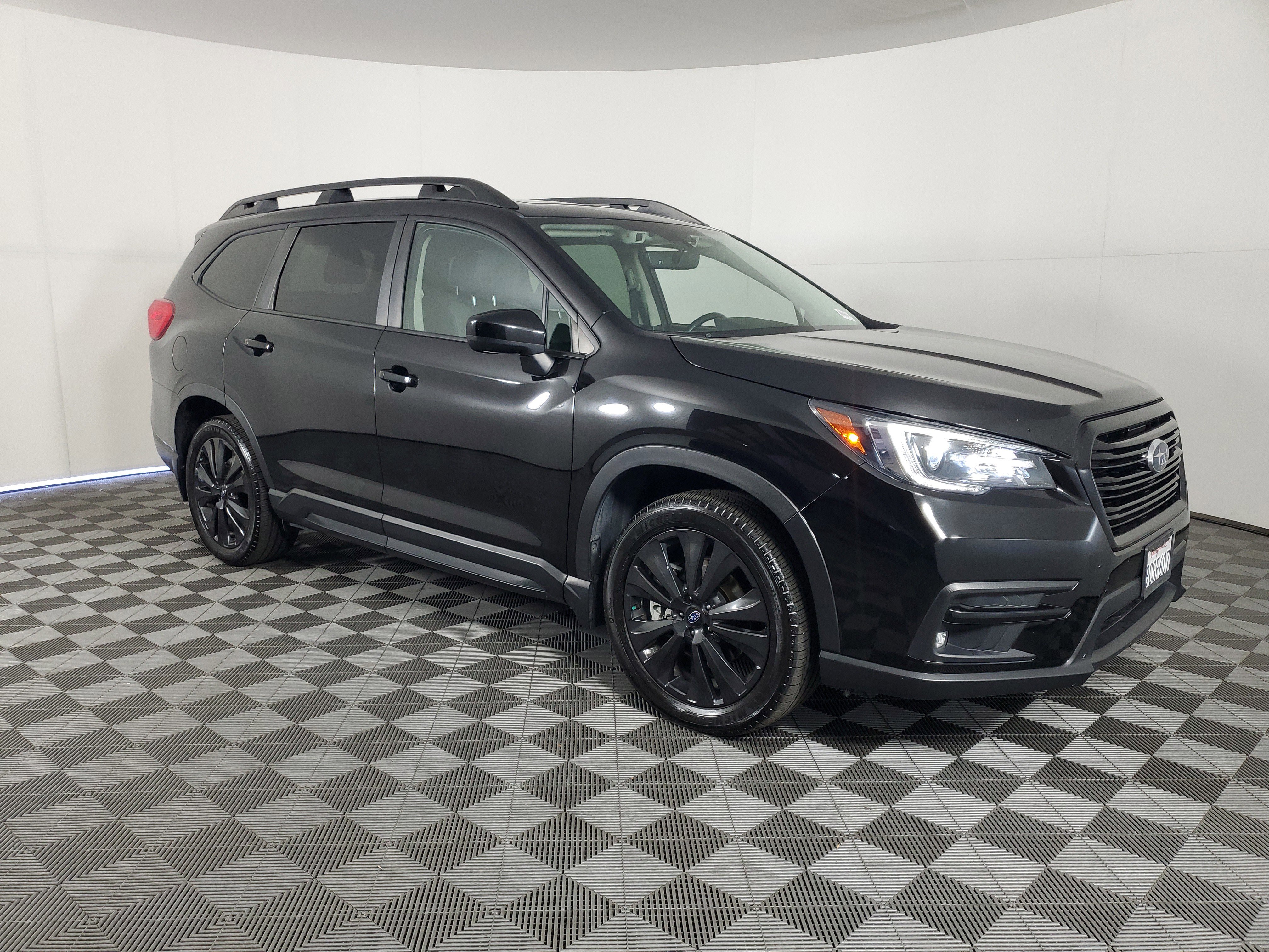 Used 2022 Crystal Black Silica Subaru Onyx Edition image 2