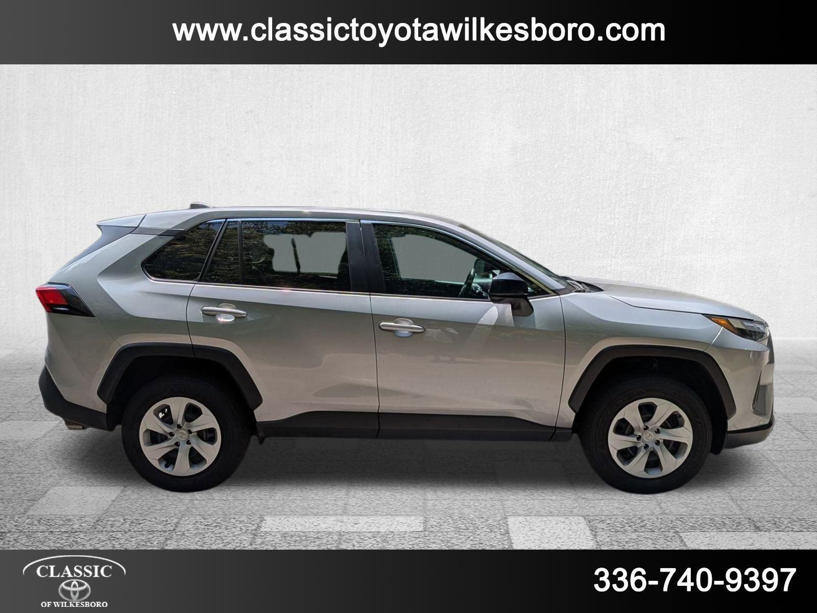 2024 Toyota RAV4 LE photo 3