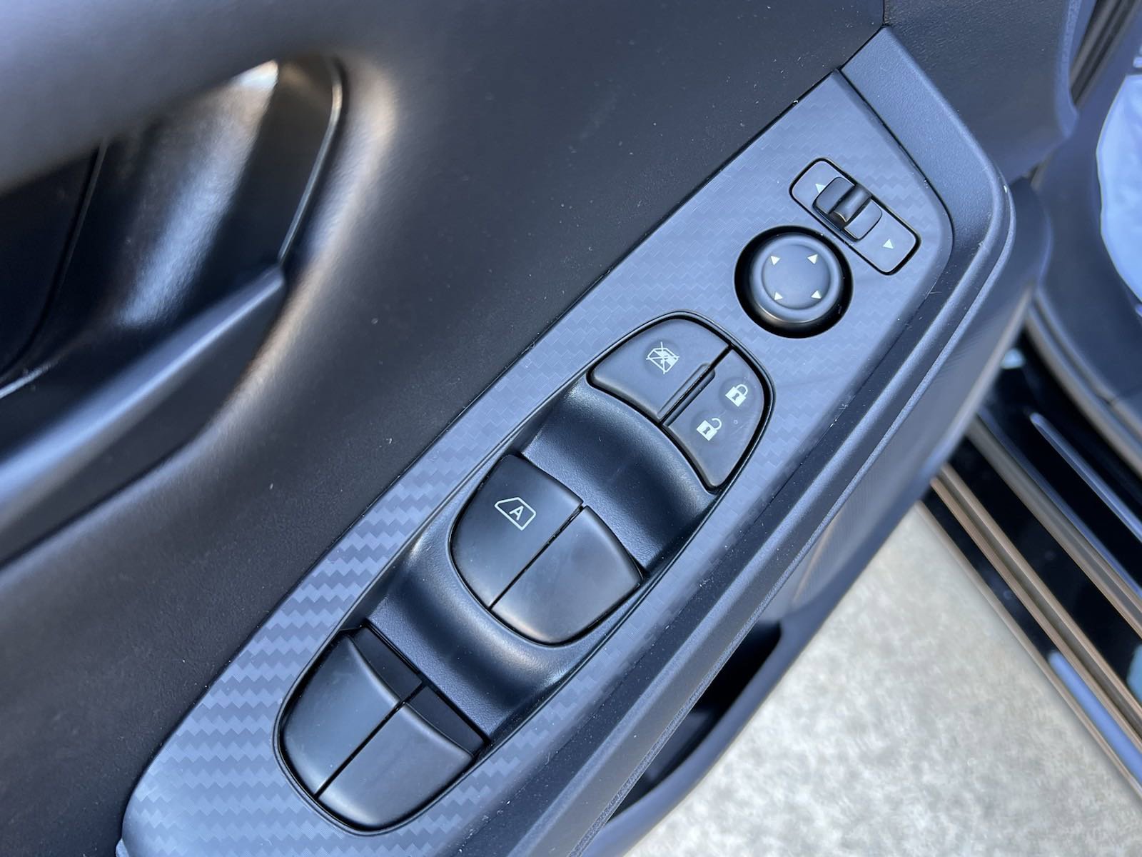 2025 Nissan Sentra S photo 8