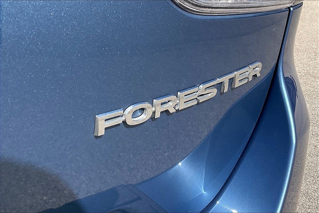 2022 Subaru Forester Base photo 30