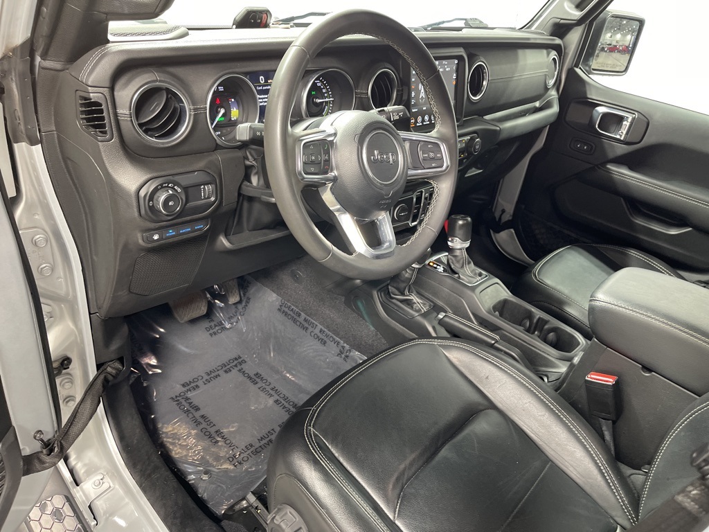 2023 Jeep Wrangler Sahara 4xe photo 18