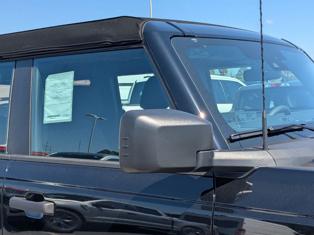 2025 Ford Bronco Base photo 11