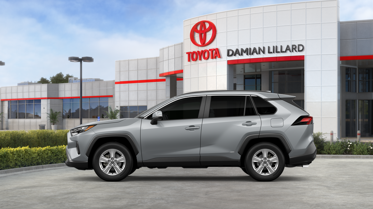 2025 Toyota RAV4 Hybrid XLE photo 4