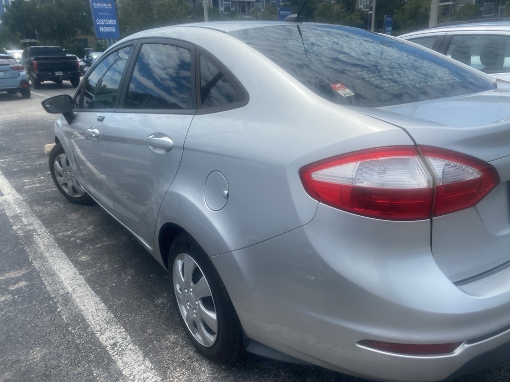 2016 Ford Fiesta S photo 5
