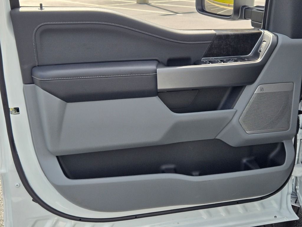 2026 Ford F-350 photo 18