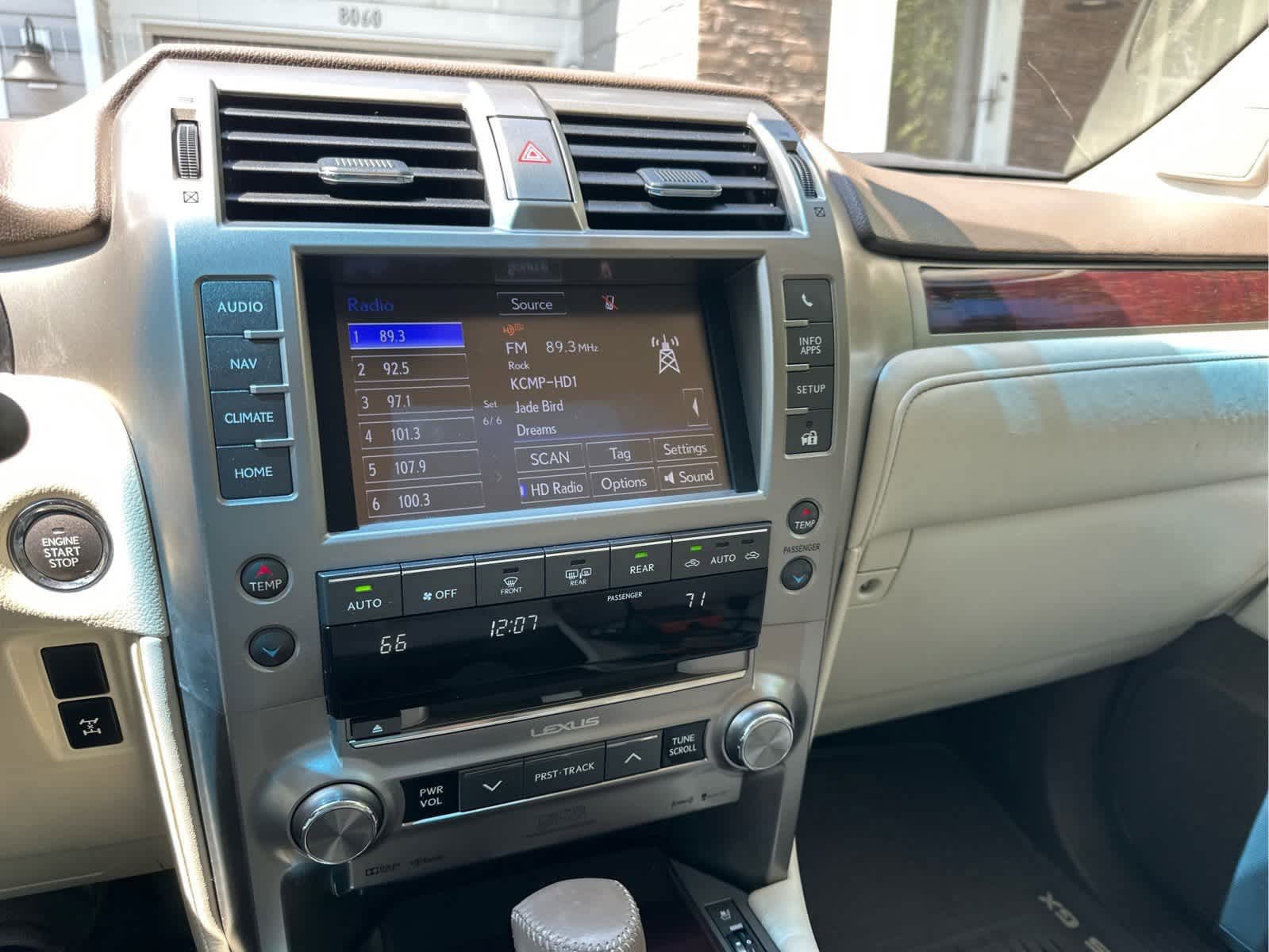 2017 Lexus GX 460 Luxury photo 16