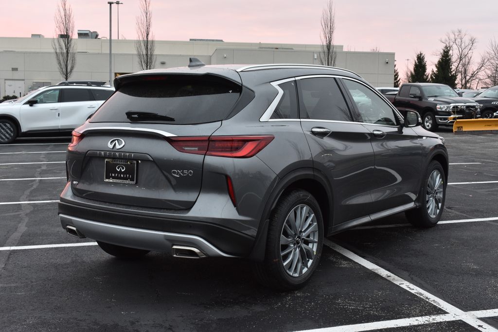 2025 Infiniti QX50 Luxe photo 3