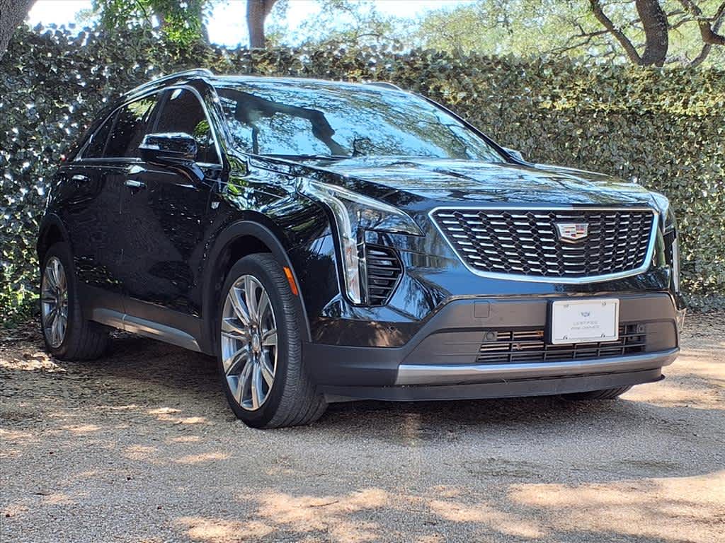 2022 Cadillac XT4 Premium Luxury photo 3