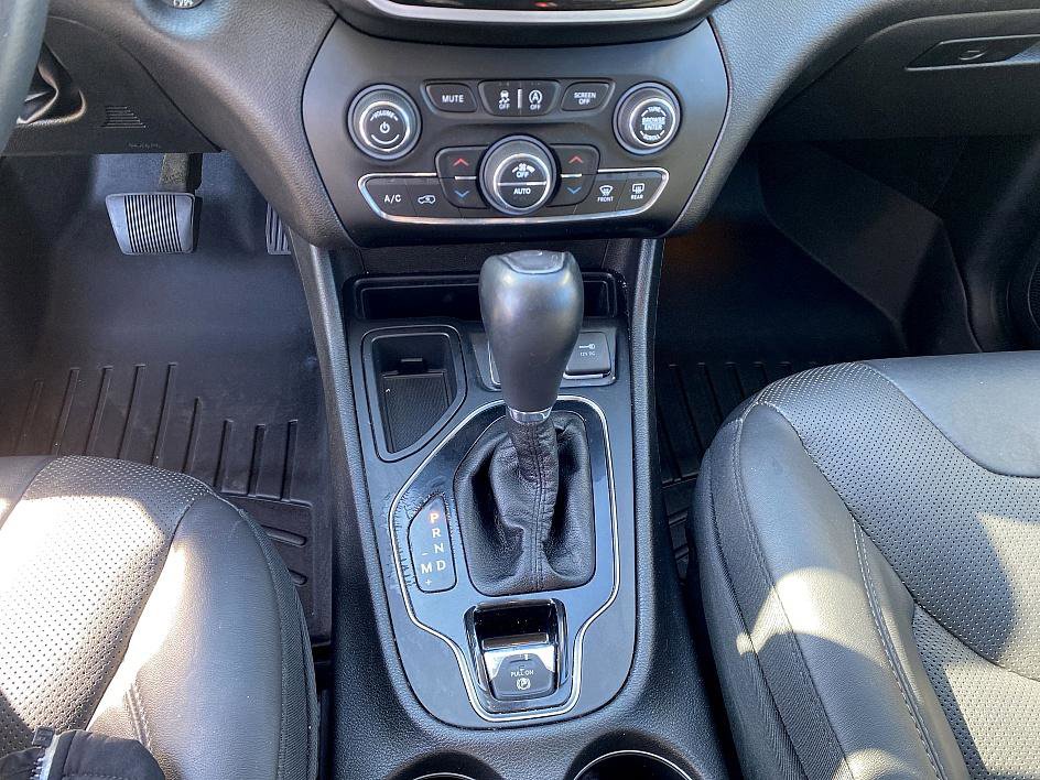 2019 Jeep Cherokee Limited photo 11