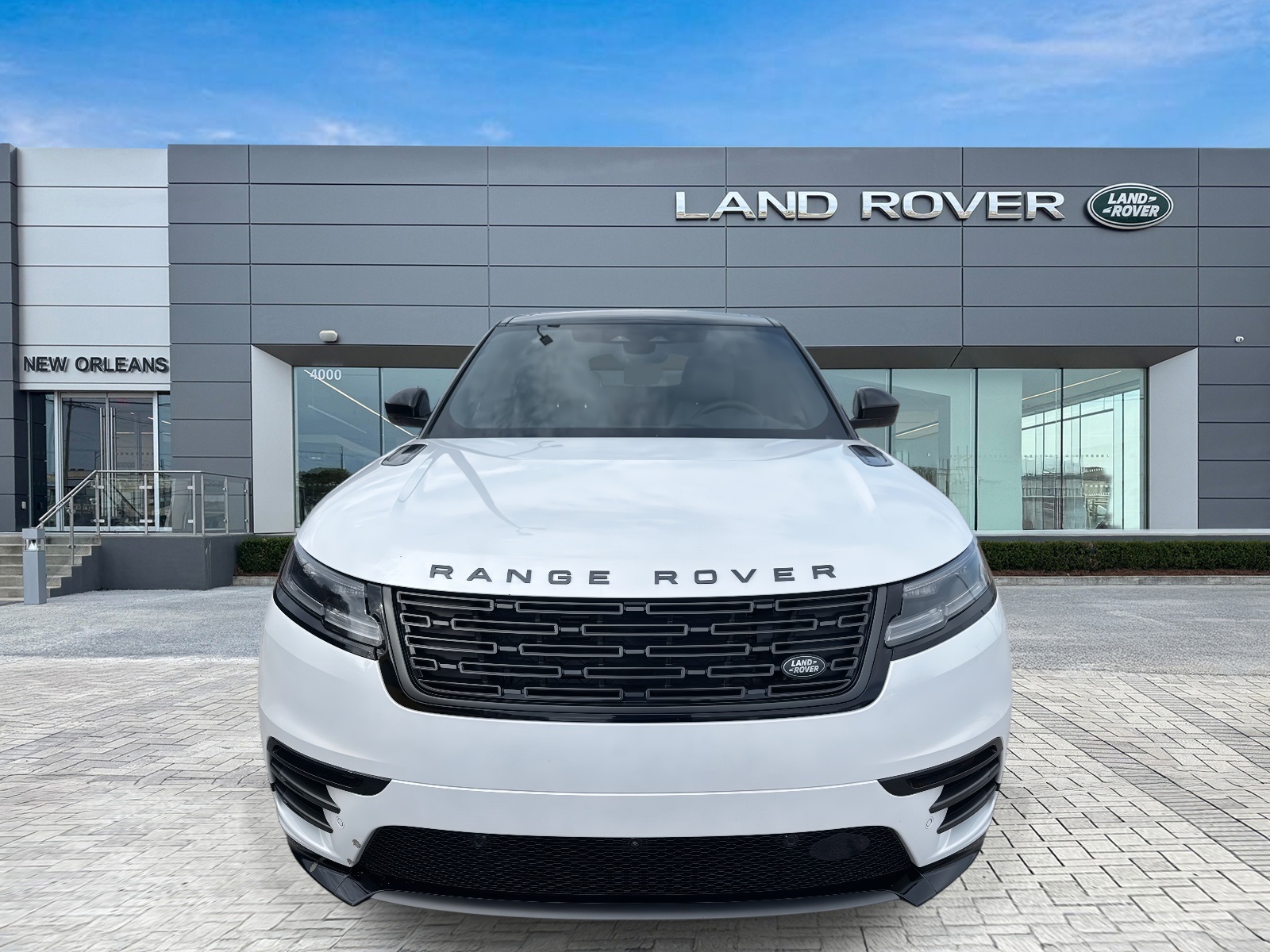 2026 Land Rover Range Rover Velar SE photo 4