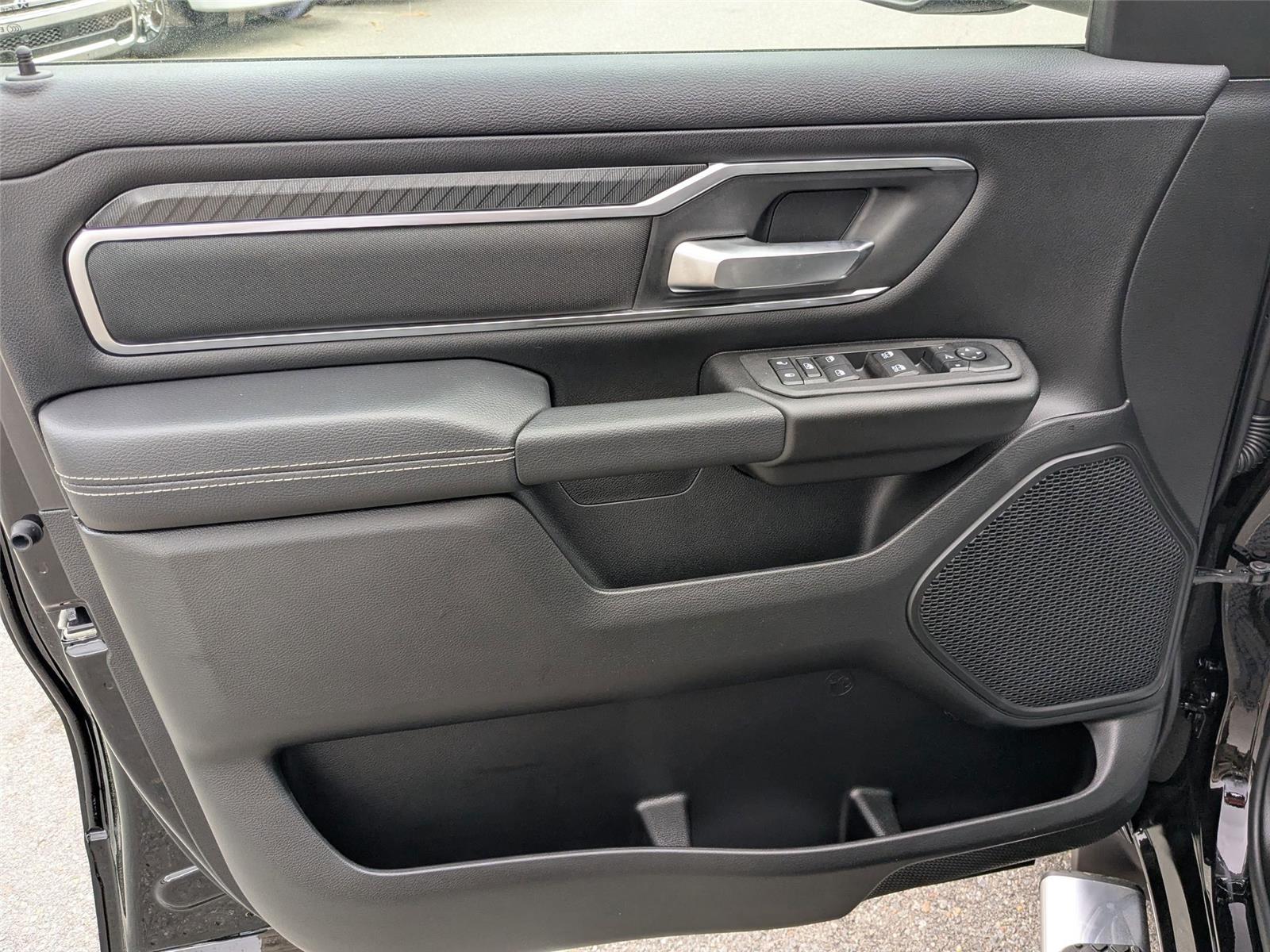 2025 Ram 1500 Big Horn photo 9