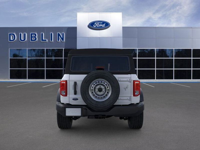 2025 Ford Bronco Base photo 2