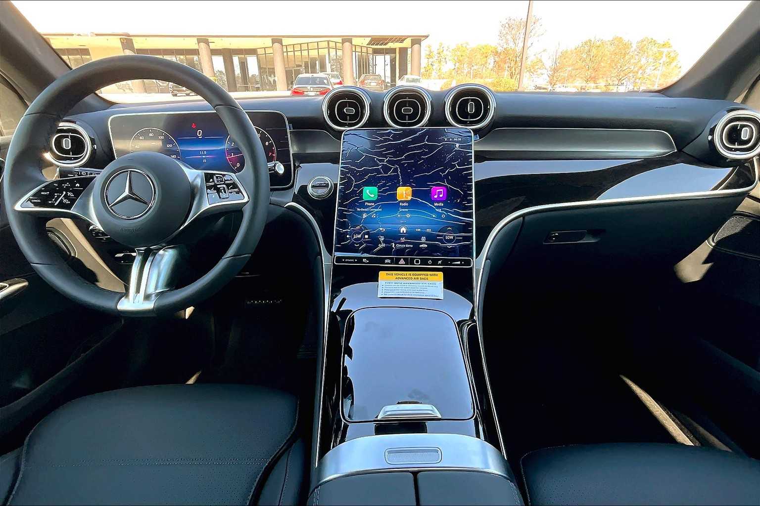 2025 Mercedes Benz GLC 300 4MATIC photo 5