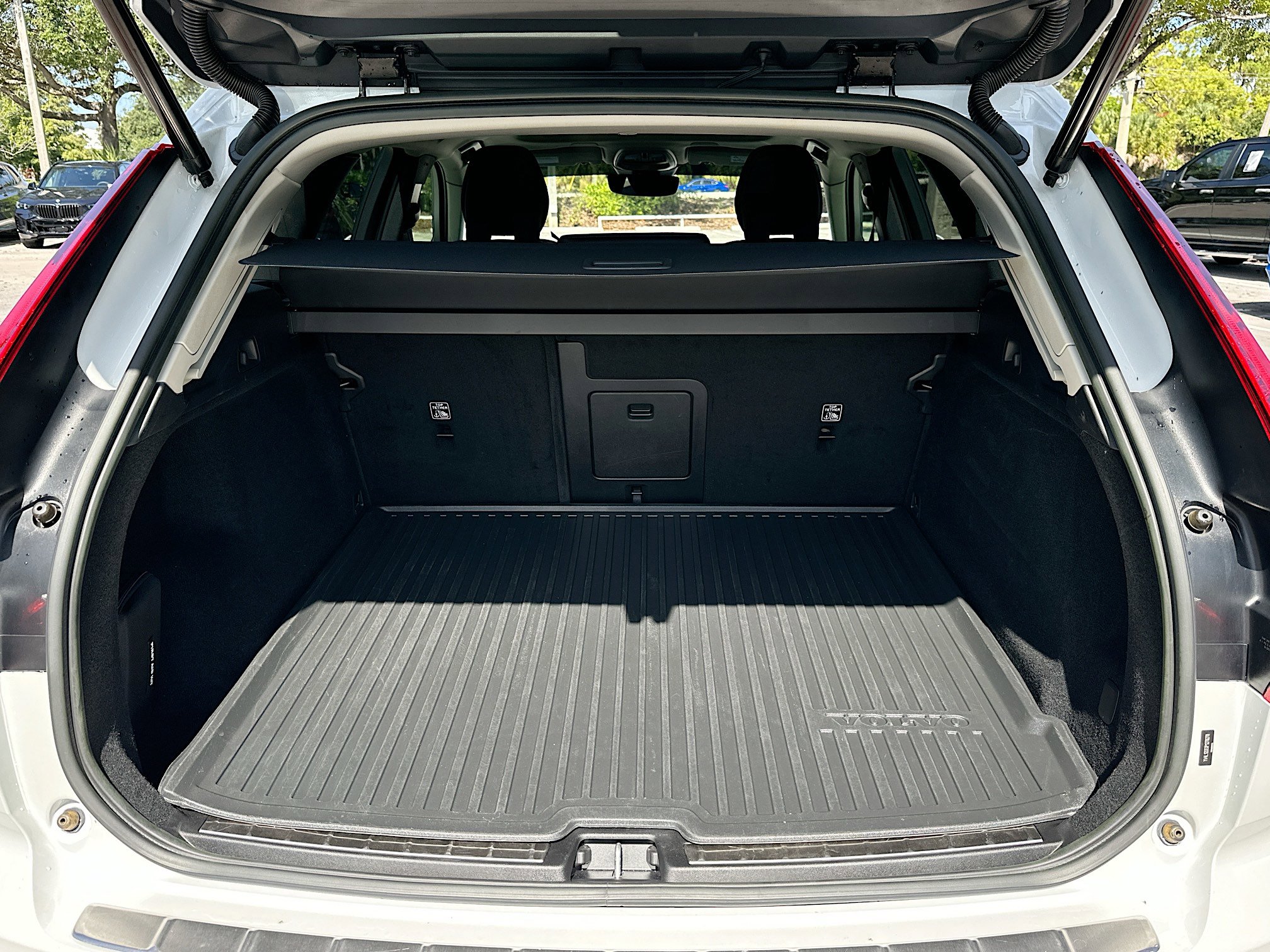2023 Volvo XC60 Plus photo 27