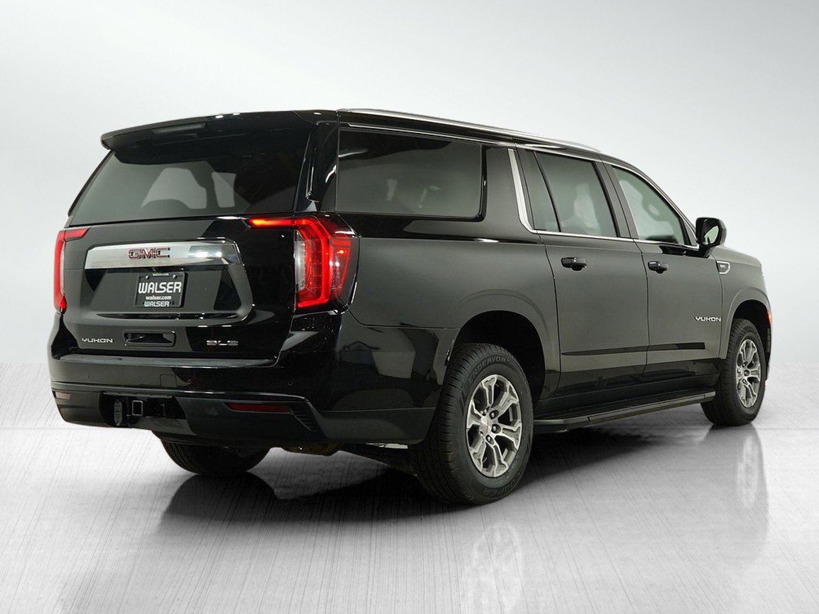 2022 Gmc Yukon XL SLE photo 3
