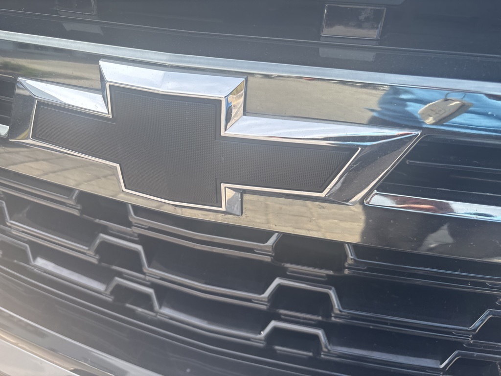 2022 Chevrolet Suburban Z71 photo 9