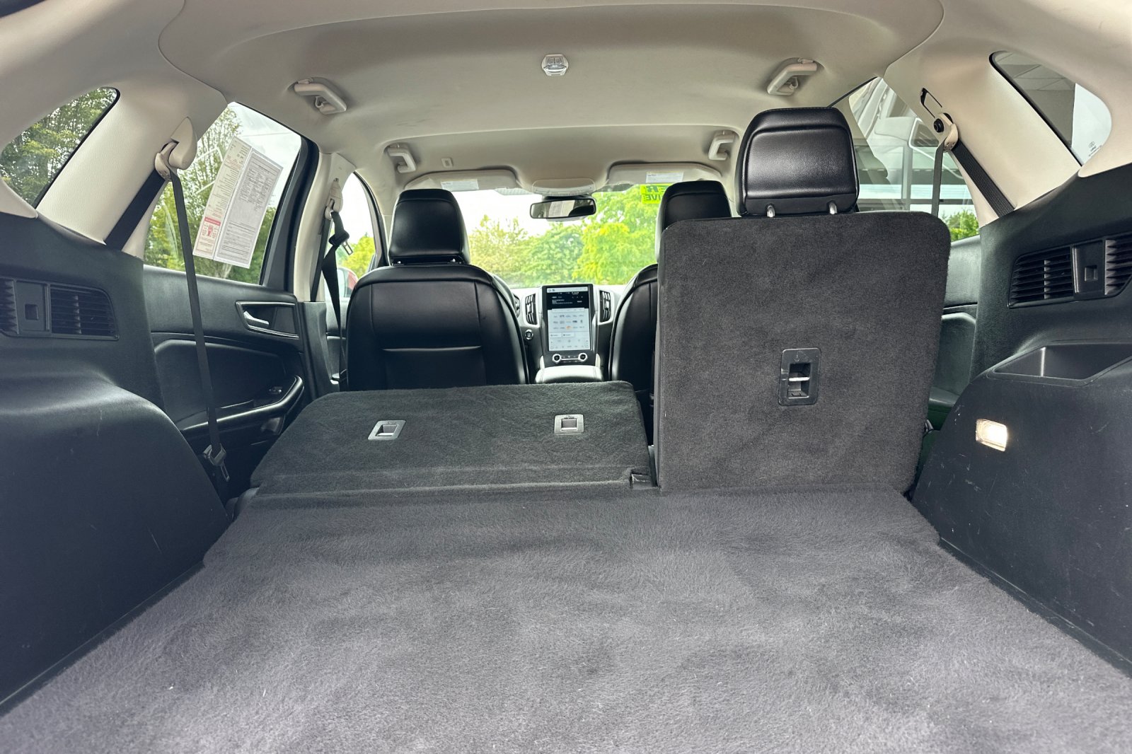 2022 Ford Edge SEL photo 14