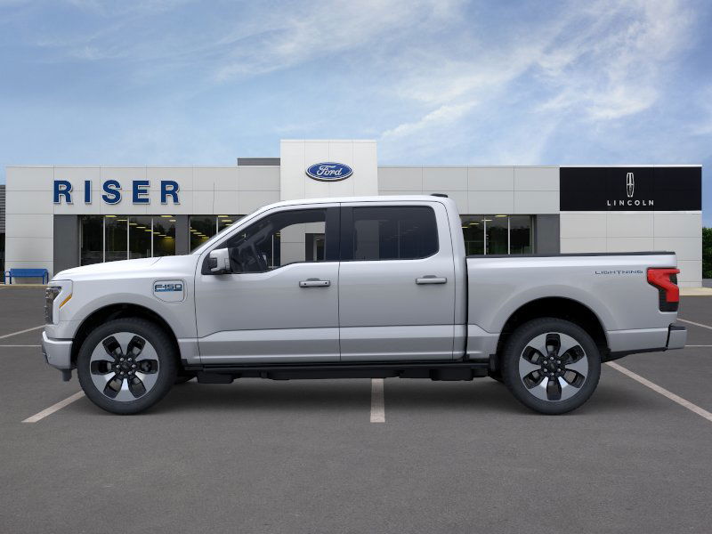 2025 Ford F-150 Lightning Platinum photo 3