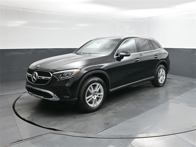 2026 Mercedes-Benz GLC Base's photo