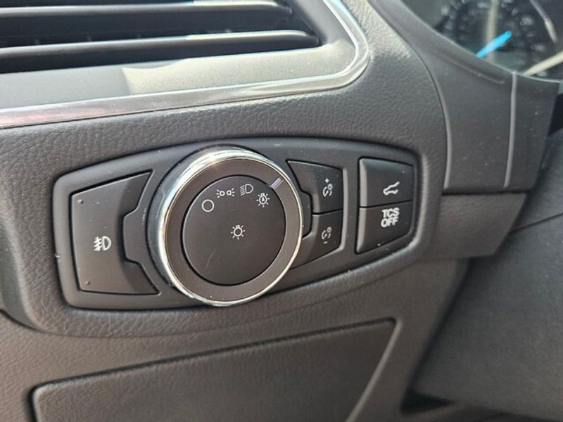 2024 Ford Edge Titanium photo 25