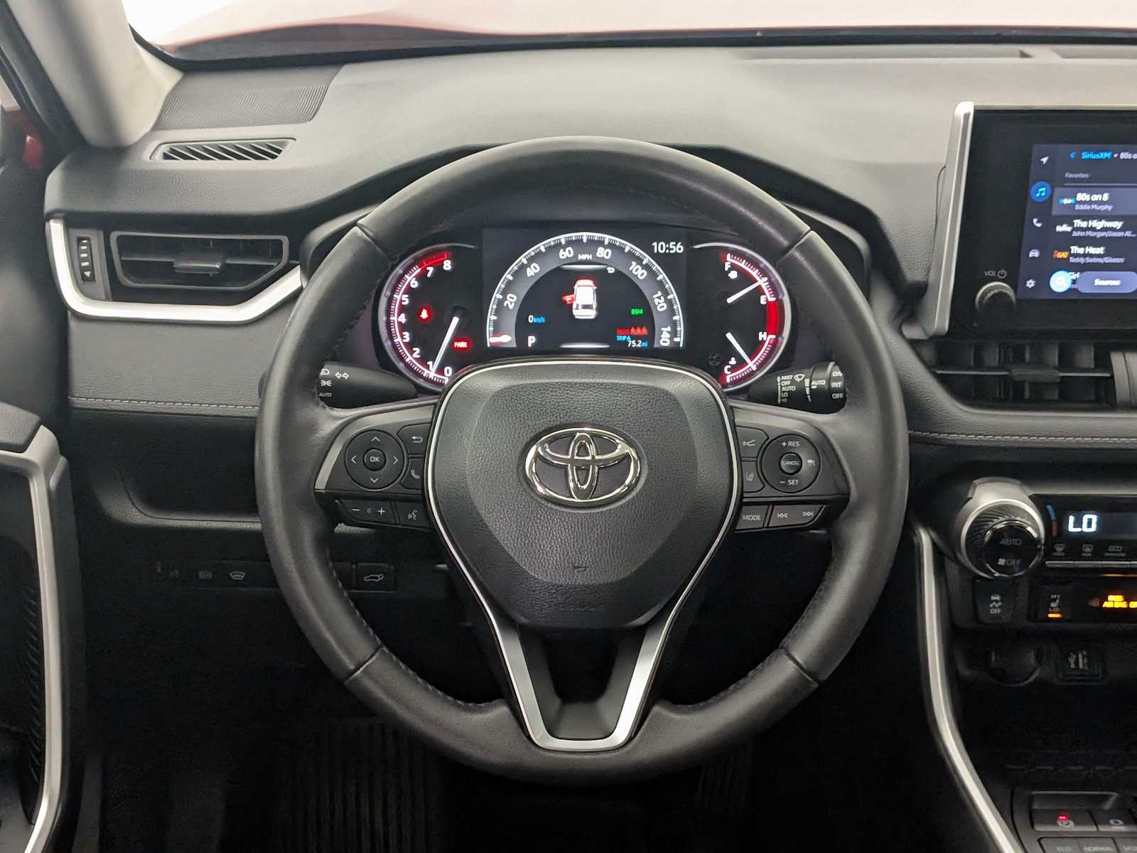 2024 Toyota RAV4 XLE photo 22