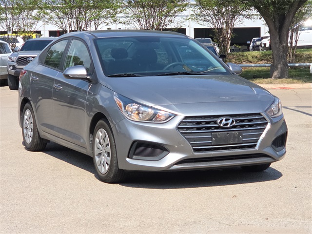 2021 Hyundai Accent SE photo 3