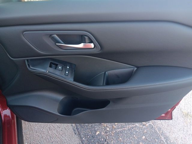 2026 Nissan Rogue SV photo 18