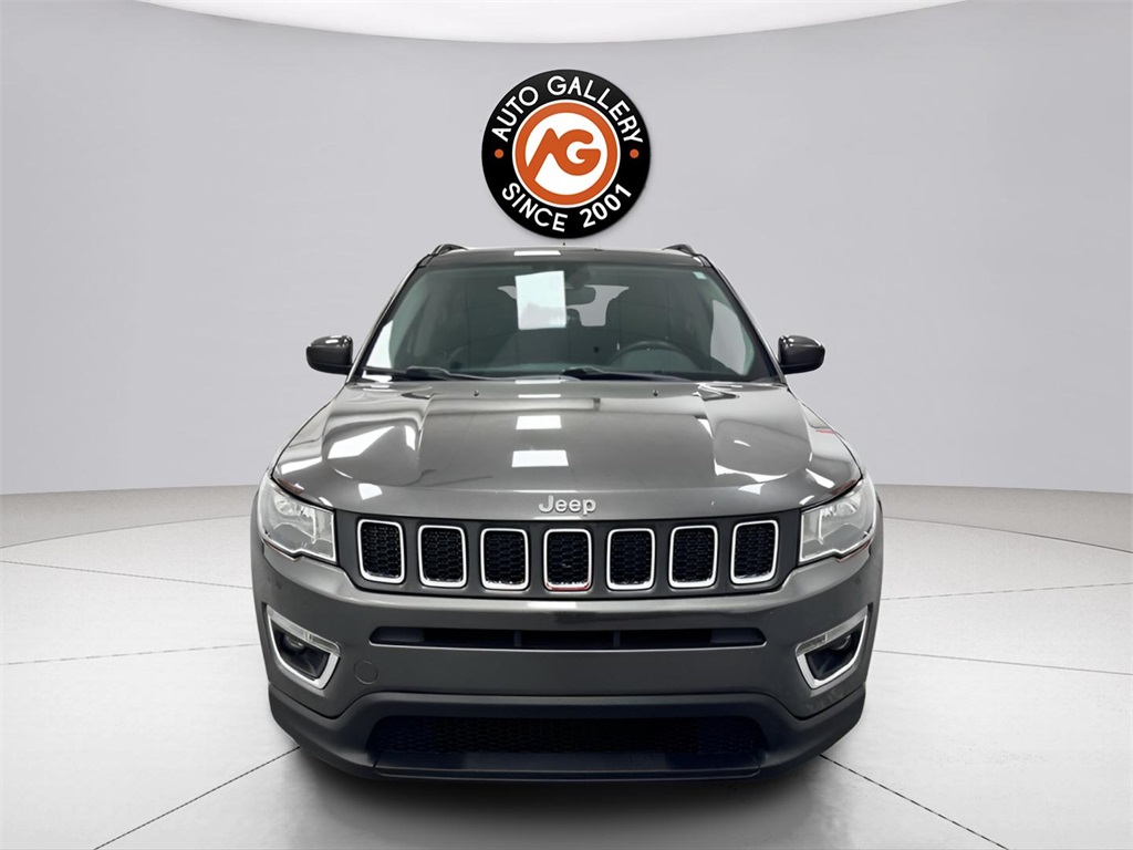 2020 Jeep Compass Latitude photo 2