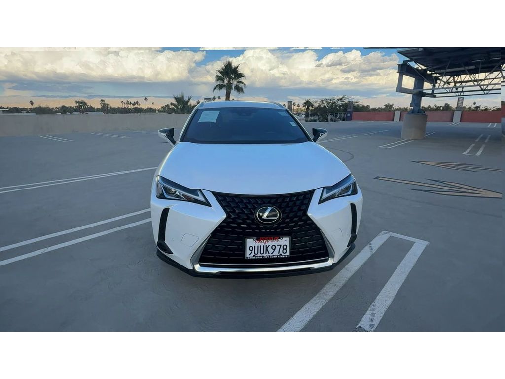 2021 Lexus UX 200 photo 3