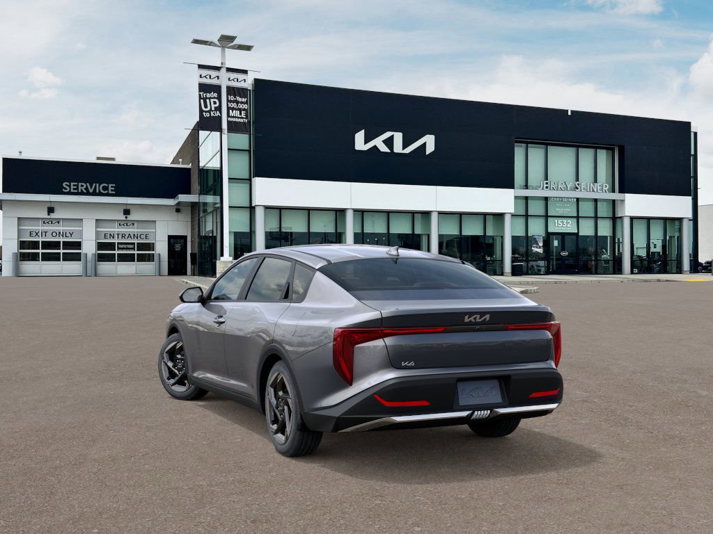 2025 Kia K4 EX photo 2