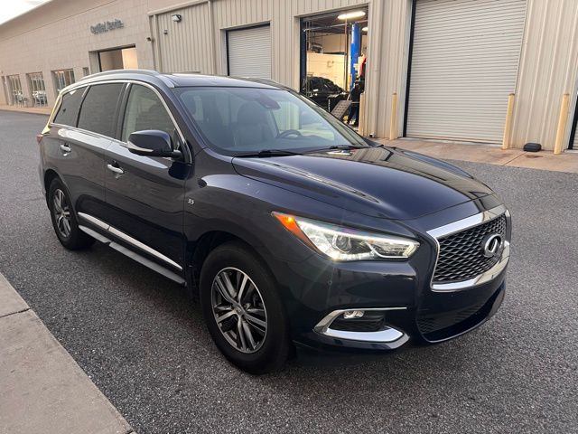2020 Infiniti QX60 Luxe photo 3