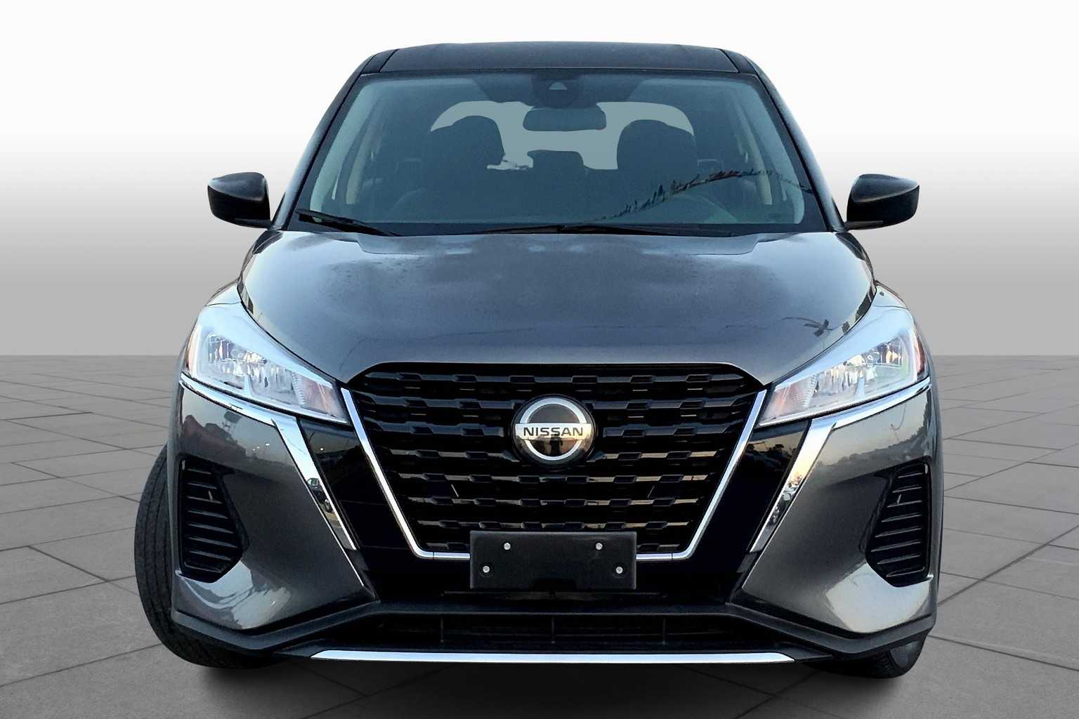 2021 Nissan Kicks S photo 2
