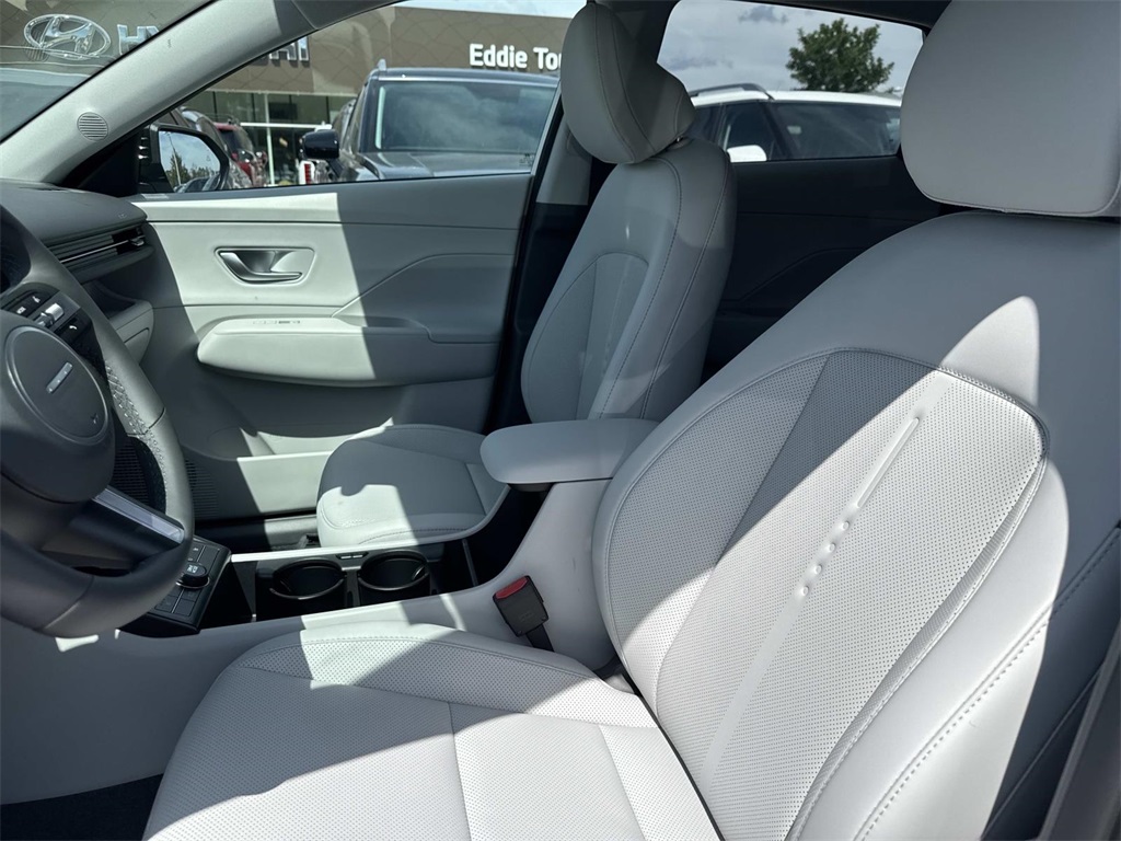 2026 Hyundai Kona SEL photo 6