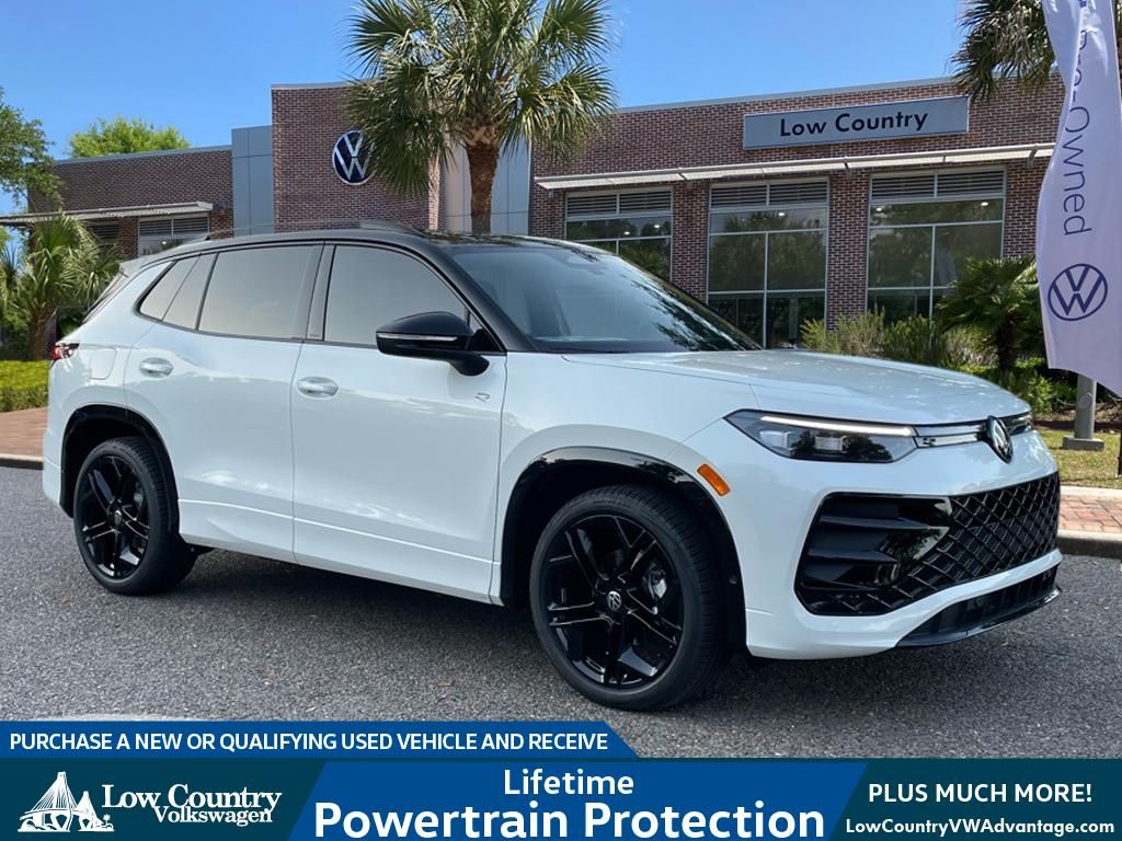 2026 Volkswagen Tiguan SE R-LINE BLACK's photo