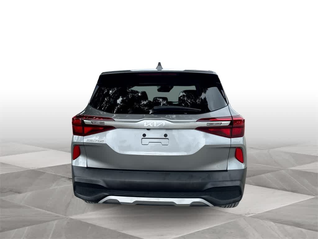 2023 Kia Seltos LX photo 5