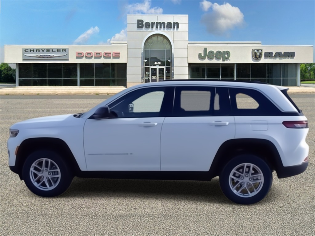 2025 Jeep Grand Cherokee Laredo photo 6