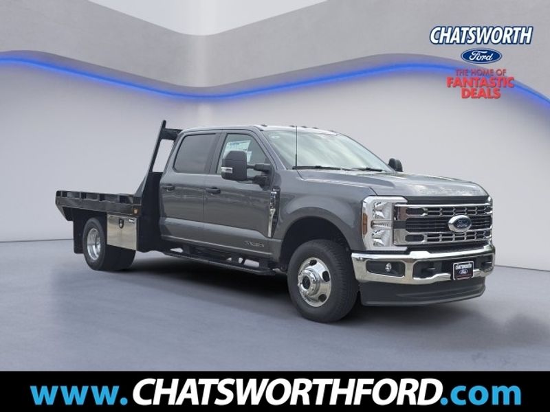 2025 Ford F-350 Super Duty Chassis Cab XL's photo