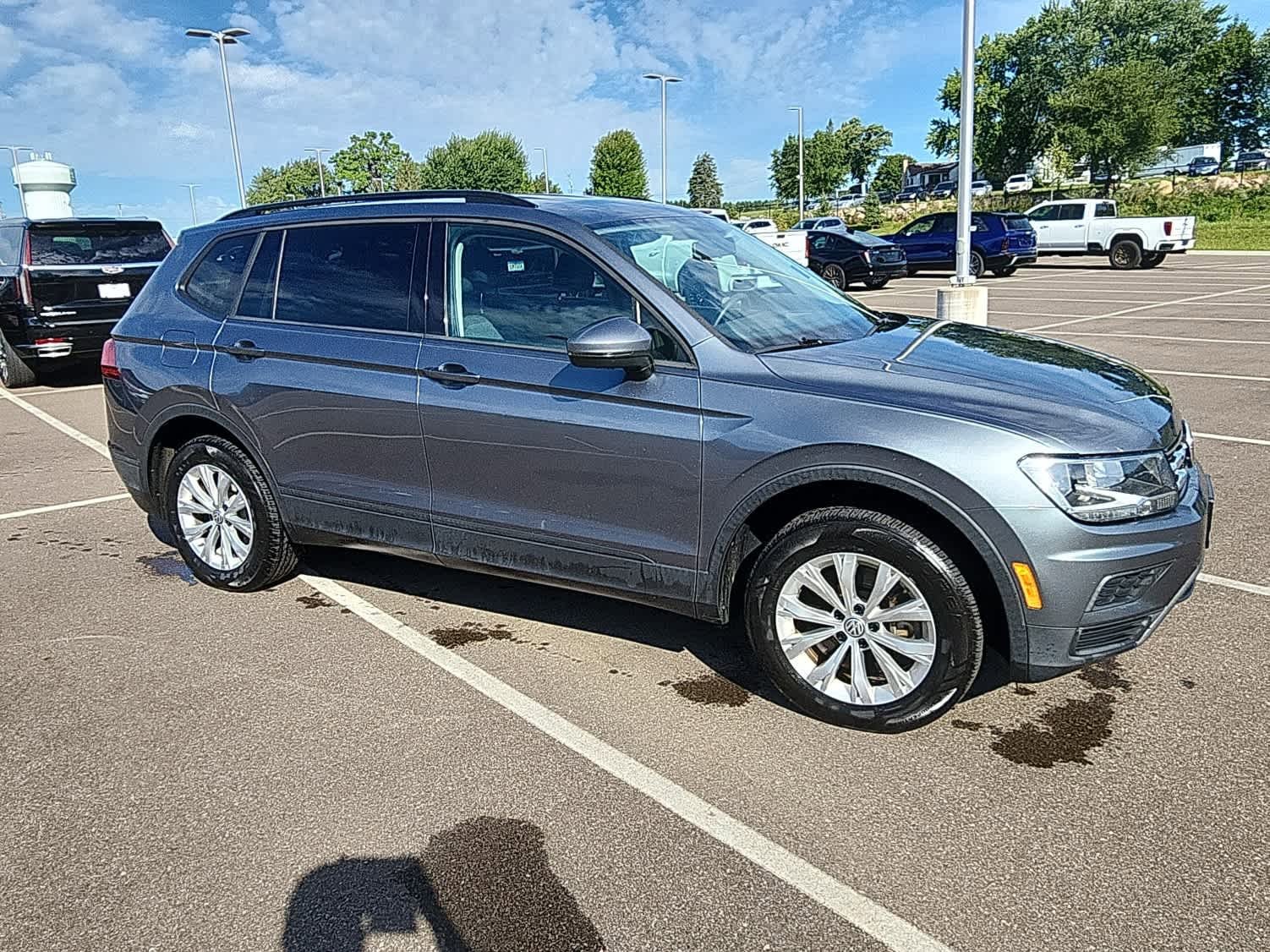 2019 Volkswagen Tiguan S photo 2