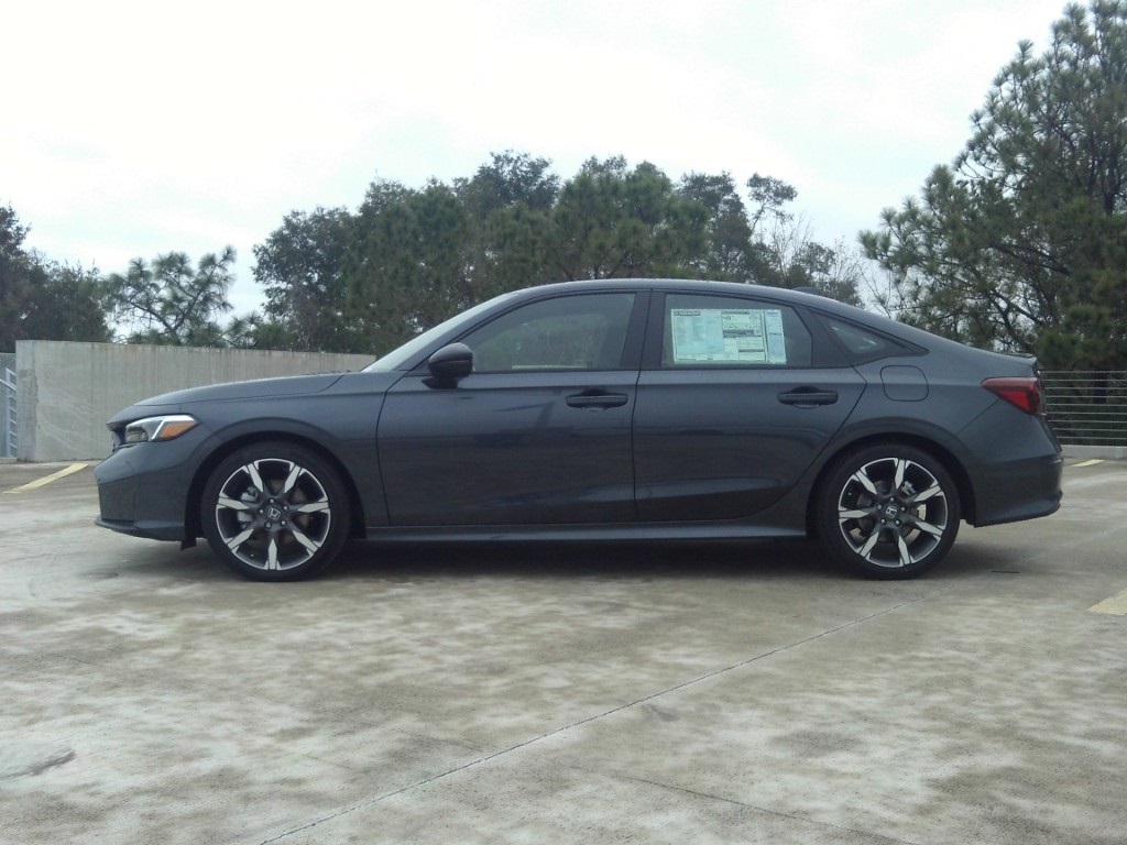 2025 Honda Civic Hatchback Hybrid Sport Touring photo 4