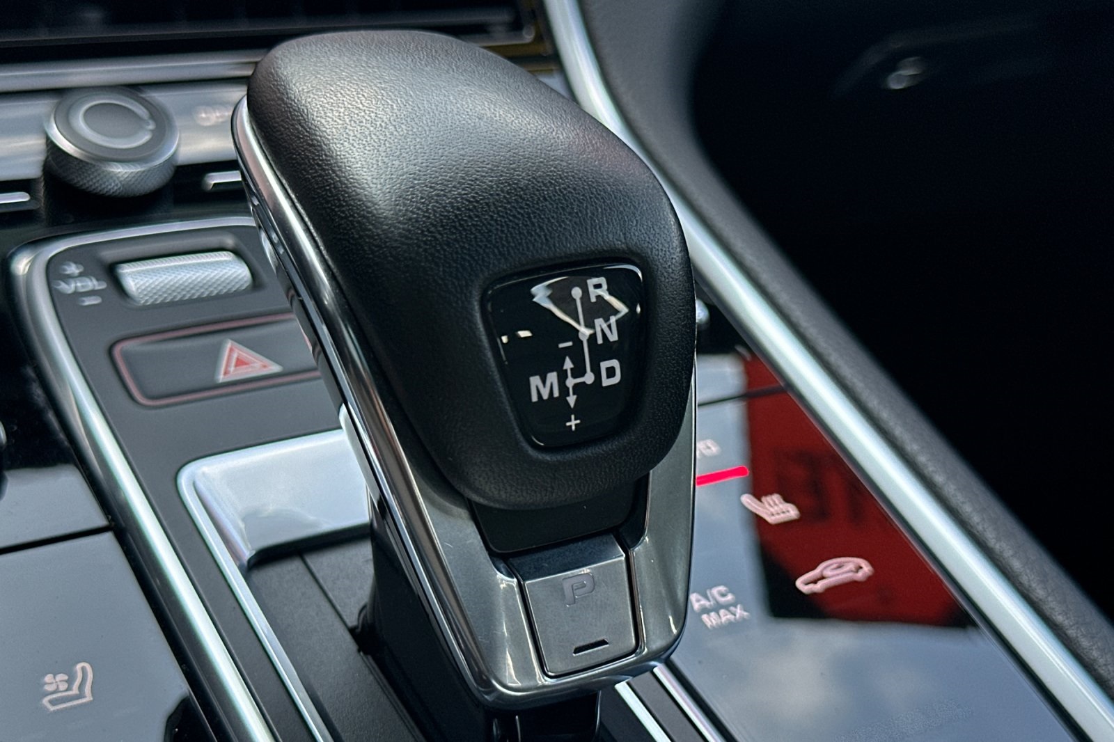 2018 Porsche Panamera 4 photo 26