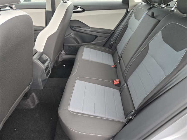 2025 Volkswagen Taos S photo 4