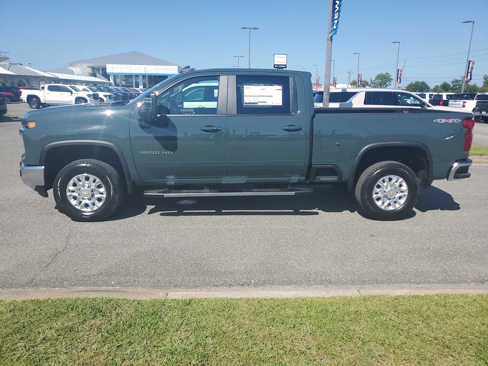 2026 Chevrolet Silverado 3500HD LT photo 2