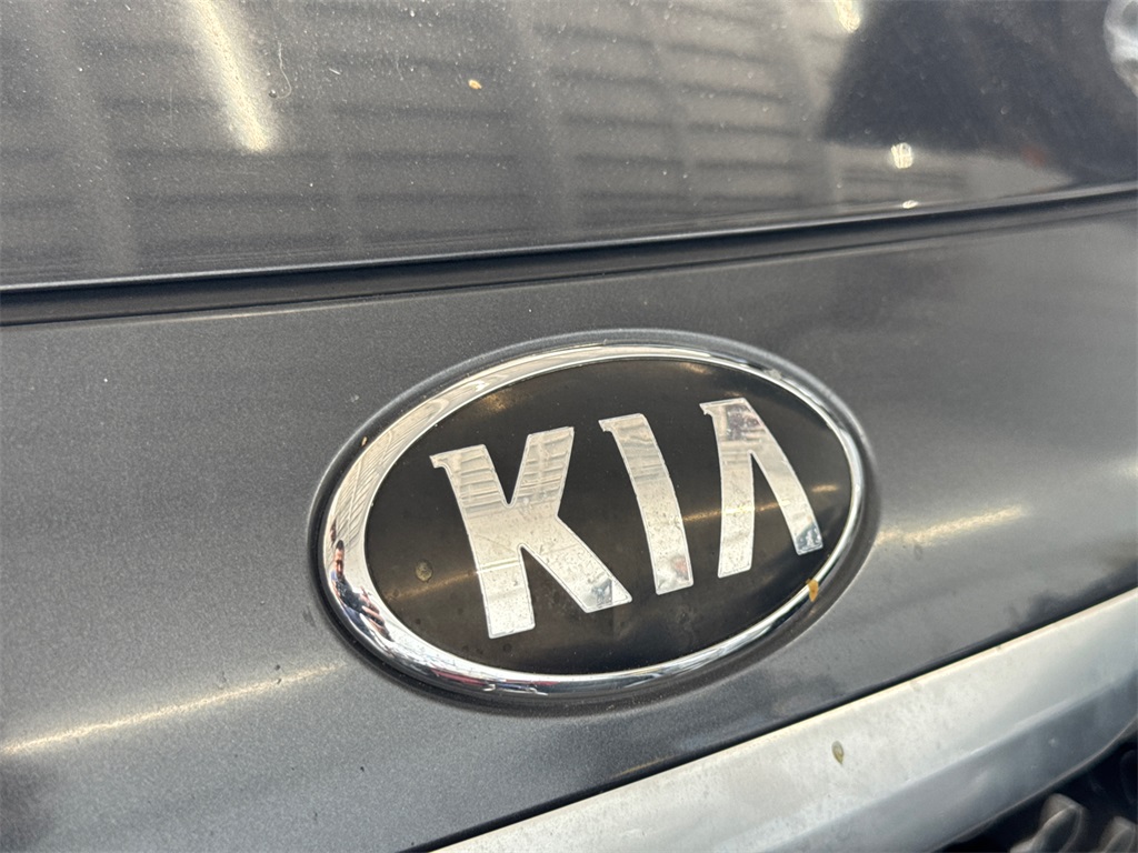 Used 2015 Kia Sedona LX with VIN KNDMB5C12F6027221 for sale in San Diego, CA