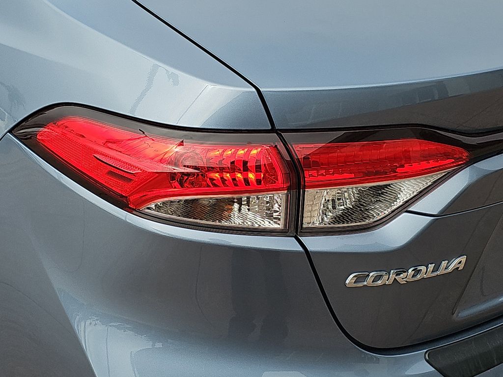 2022 Toyota Corolla Hybrid LE photo 34