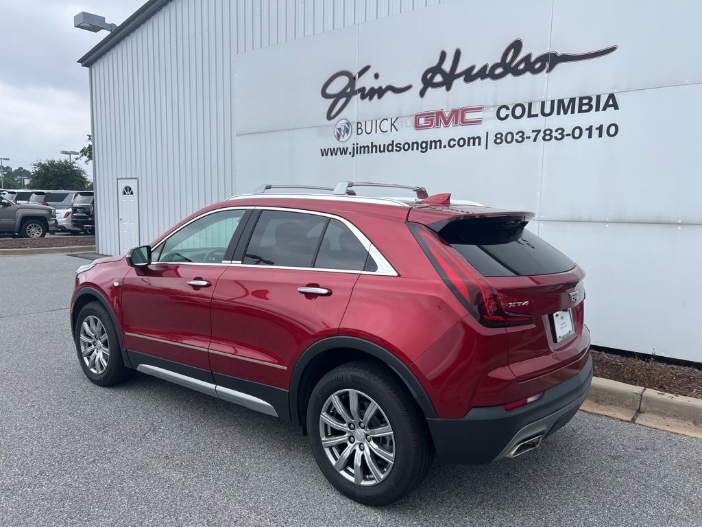 2022 Cadillac XT4 Premium Luxury photo 3