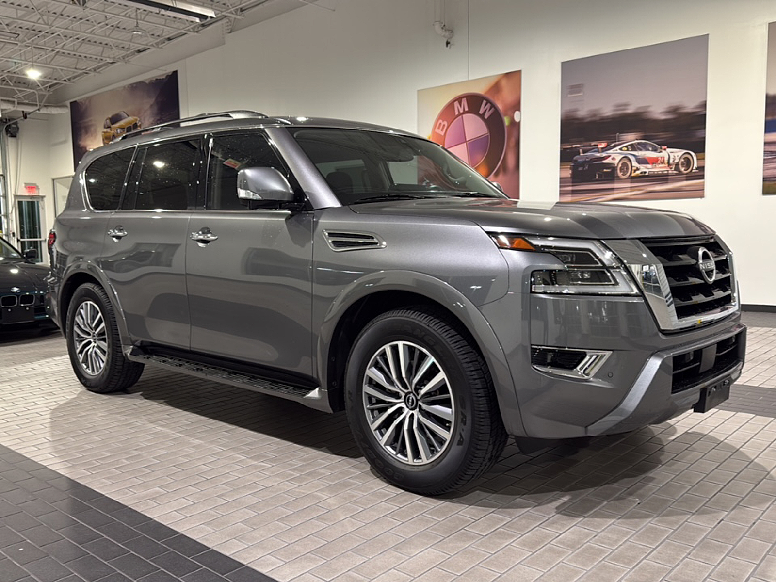 2023 Nissan Armada SL photo 3