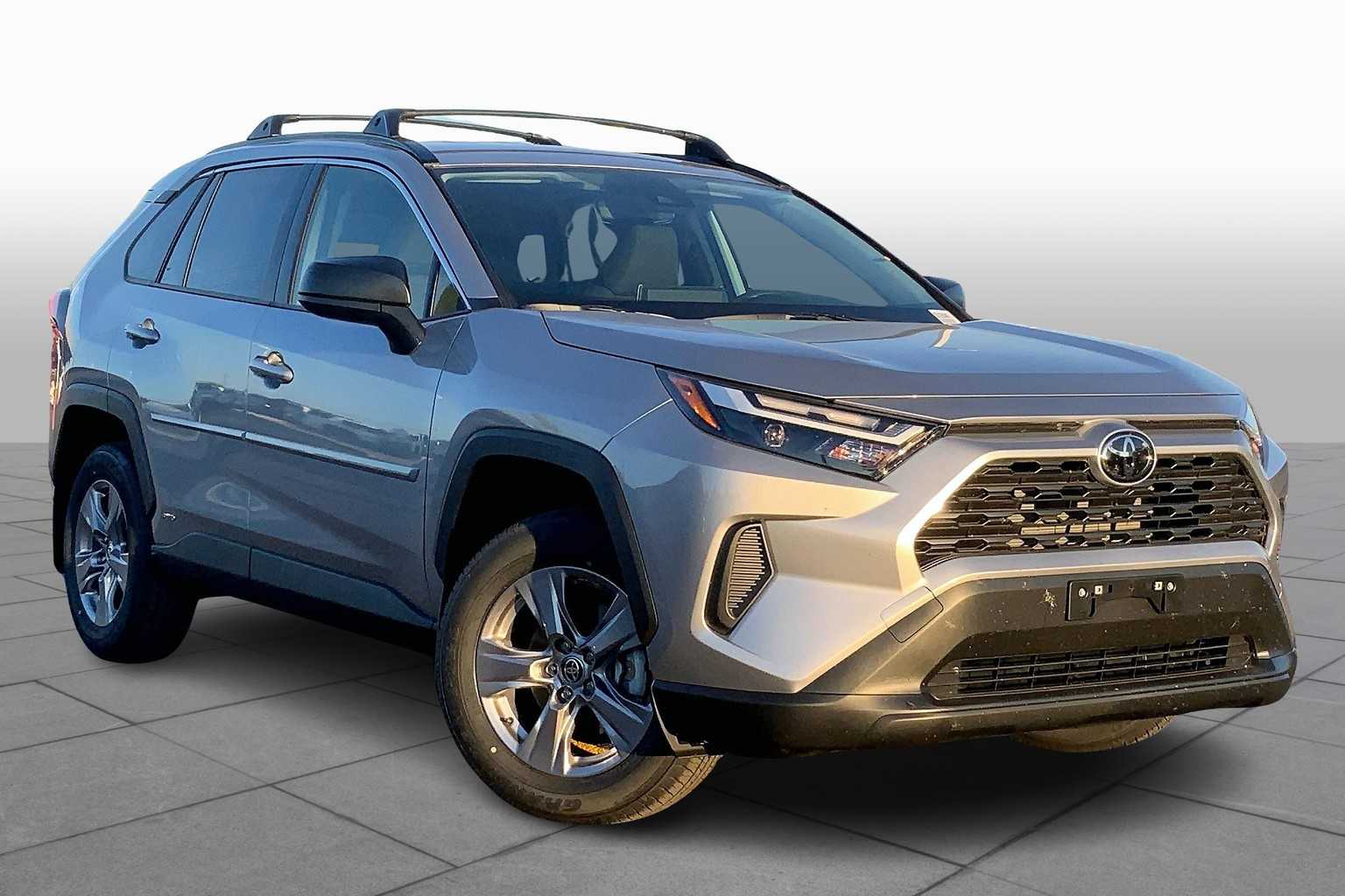 2025 Toyota RAV4 Hybrid LE photo 2