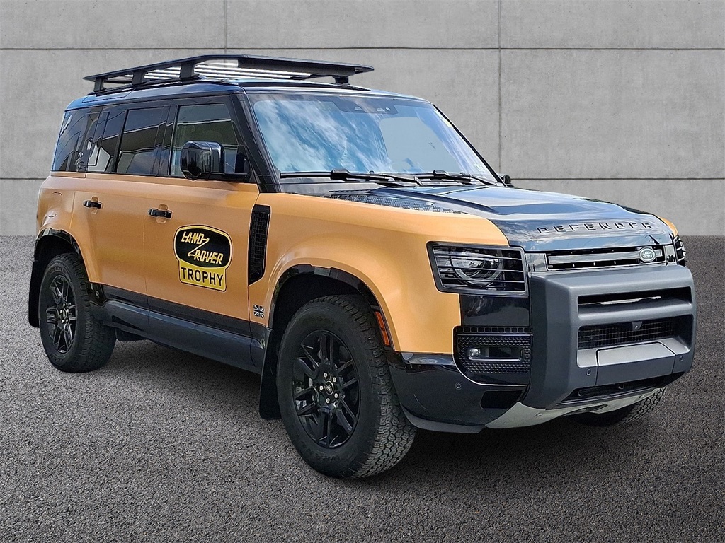 2022 Land Rover Defender 110 X-Dynamic SE photo 2